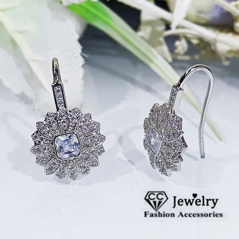 S925 Stud Earrings Women Flower Shape Drop Earrings Silver Color Set Fine Jewelry Bridal Wedding Accessories Gifts for Lover
S925 Stud Earrings Women Flower Shape Drop Earrings Silver Color Set Fine Jewelry Bridal Wedding Accessories Gifts for Lover