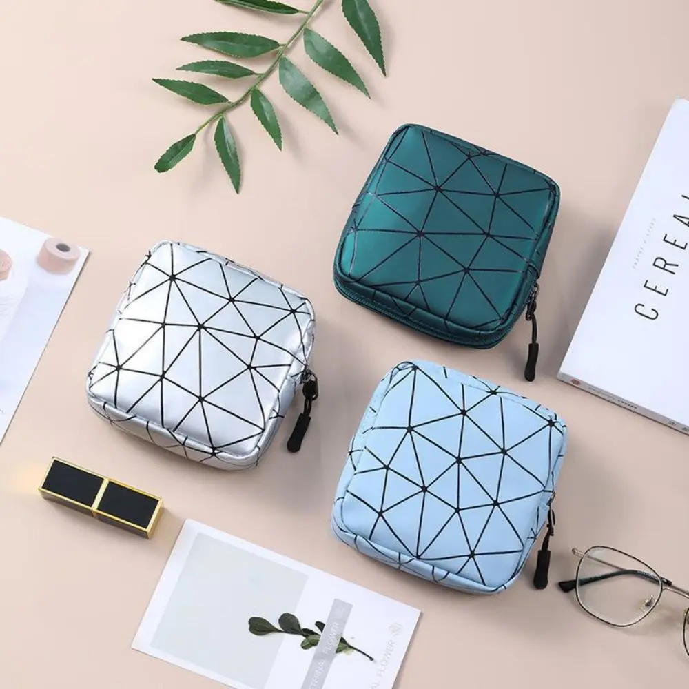 Simple Large Capacity Sanitary Napkin Storage Bag Rhombic PU Material Waterproof Girls Physiological Period Tampon Organiser Bag
Simple Large Capacity Sanitary Napkin Storage Bag Rhombic PU Material Waterproof Girls Physiological Period Tampon Organiser Bag