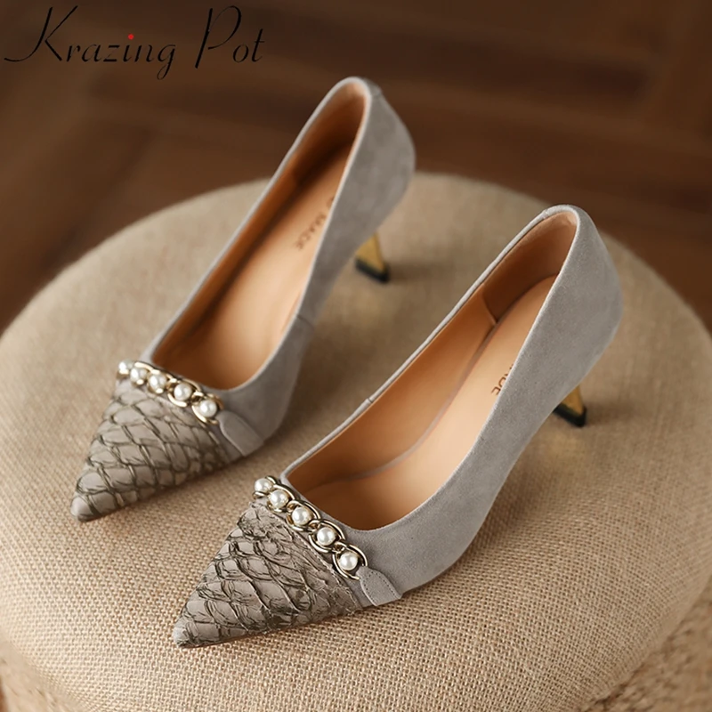 Krazing Pot handmad kid suede pointed toe shallow high heels office lady spring shoes slip on pearl chain elegant women pumps
Krazing Pot handmad kid suede pointed toe shallow high heels office lady spring shoes slip on pearl chain elegant women pumps
