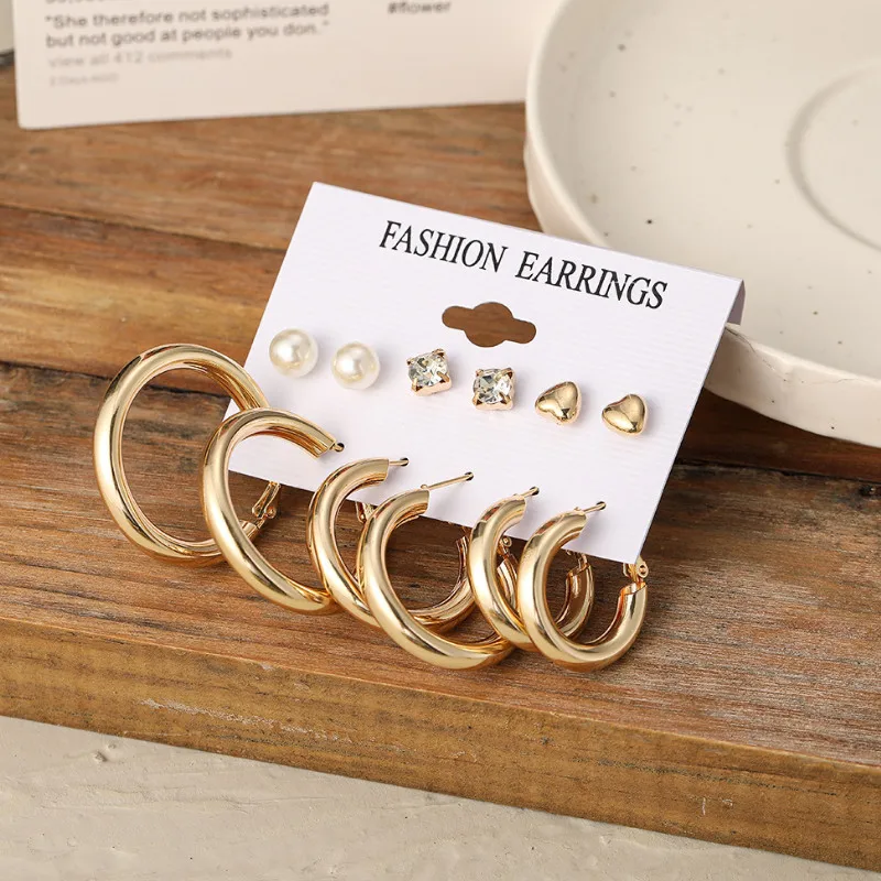 Creative Simple 6 Pairs Metal C-shaped Hoop Earrings for Women Retro Pearl Ear Jewelry
Creative Simple 6 Pairs Metal C-shaped Hoop Earrings for Women Retro Pearl Ear Jewelry