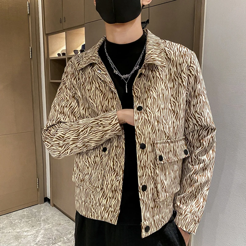 2022 Zebra Printed Men Jacket Fashion Casual Bomber Jacket Lapel Loose Streetwear Social Windbreaker Coat Chaquetas Hombre
2022 Zebra Printed Men Jacket Fashion Casual Bomber Jacket Lapel Loose Streetwear Social Windbreaker Coat Chaquetas Hombre