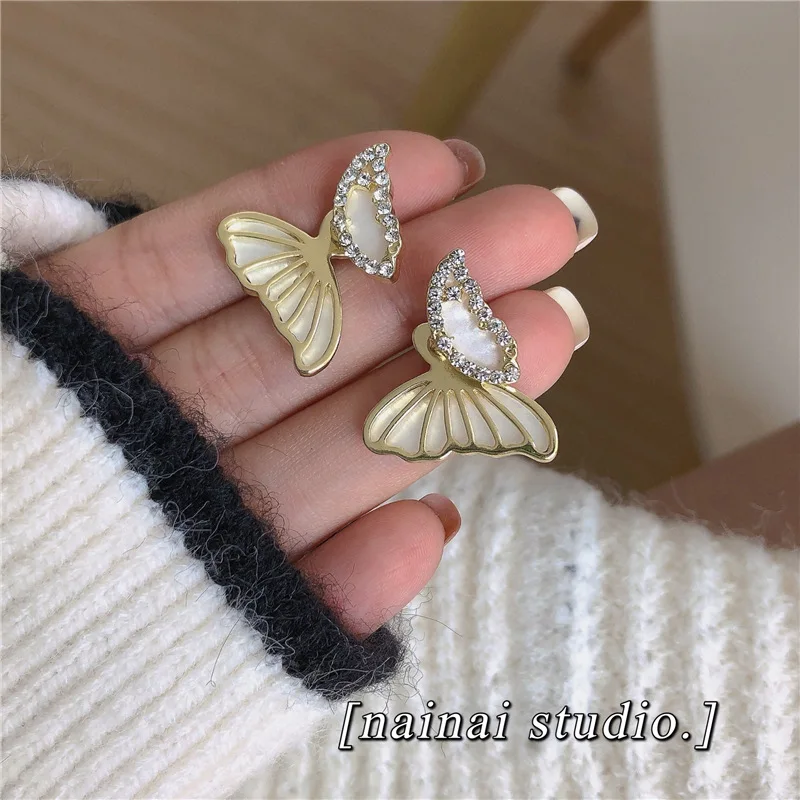 High-end butterfly earrings ~ins light luxury simple Temperament earrings Women's new 2022 niche design earrings earrings
High-end butterfly earrings ~ins light luxury simple Temperament earrings Women's new 2022 niche design earrings earrings