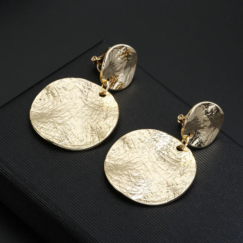 Vintage Metal Textured Round Disc Clip on Earrings Without Piercing Geometric Statement Big Earrings No Pierced Ear Clips
Vintage Metal Textured Round Disc Clip on Earrings Without Piercing Geometric Statement Big Earrings No Pierced Ear Clips