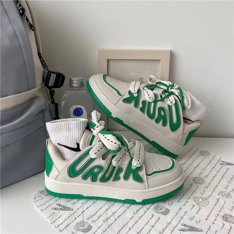 Новая удобная спортивная модная женская прогулочная маленькая белая обувь, модная универсальная спортивная обувь для студентов
Новая удобная спортивная модная женская прогулочная маленькая белая обувь, модная универсальная спортивная обувь для студентов