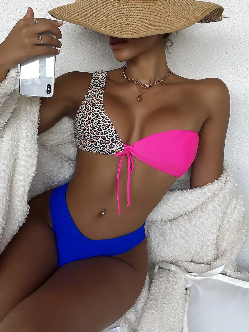 One Shoulder Swimsuit Women Leopard Patchwork Bikini Micro Swimsuit Sexy Swimwear Trendy Swimming Suit Strappy Bathing Suit
One Shoulder Swimsuit Women Leopard Patchwork Bikini Micro Swimsuit Sexy Swimwear Trendy Swimming Suit Strappy Bathing Suit