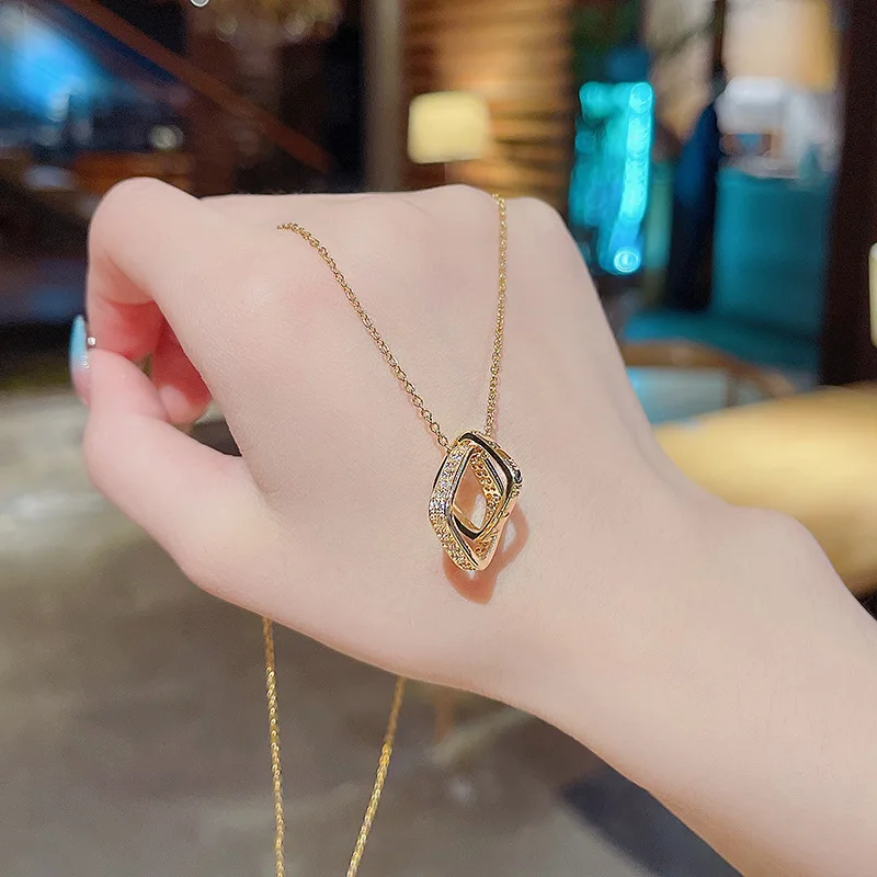 Jewellery Titanium Steel Necklace Women's Square Geometric Micro Inlaid Pendant Female's Necklace Bridal necklace For Girls
Jewellery Titanium Steel Necklace Women's Square Geometric Micro Inlaid Pendant Female's Necklace Bridal necklace For Girls