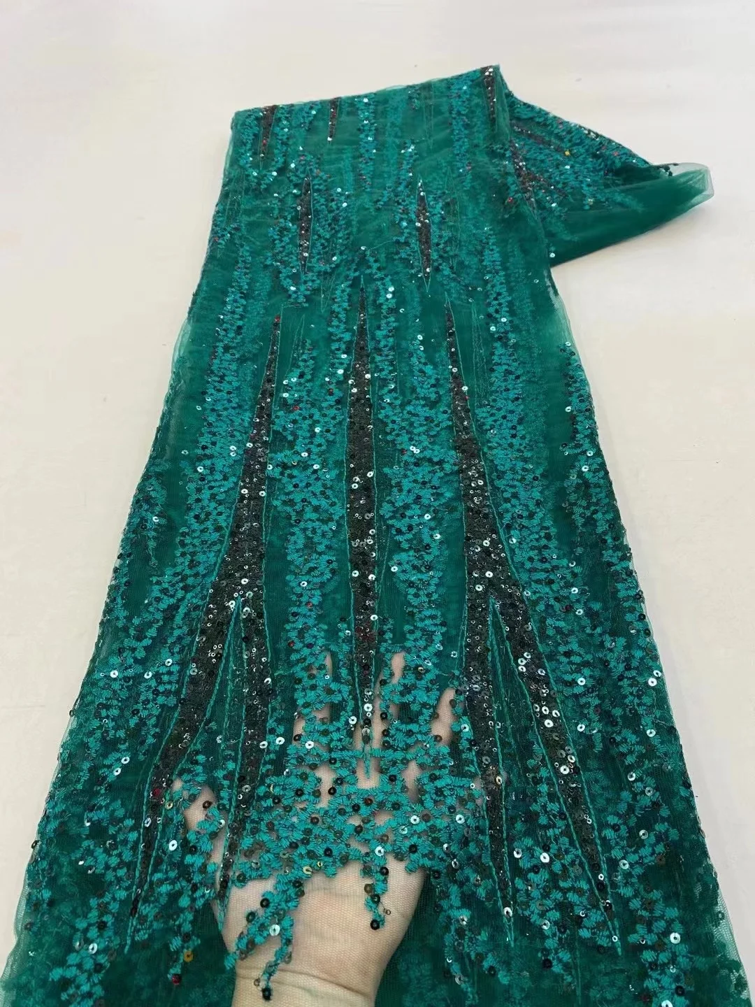 Green African Tulle Lace Fabric 2022 High Quality 3D French Mesh Lace Sequin Embroidered Fabric For Wedding Party
Green African Tulle Lace Fabric 2022 High Quality 3D French Mesh Lace Sequin Embroidered Fabric For Wedding Party