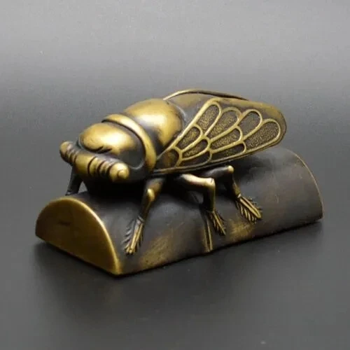 Collection Chinese Exquisite Handwork Brass Animal Cicada Bamboo Brass Carved Paperweight Small Statue
Collection Chinese Exquisite Handwork Brass Animal Cicada Bamboo Brass Carved Paperweight Small Statue