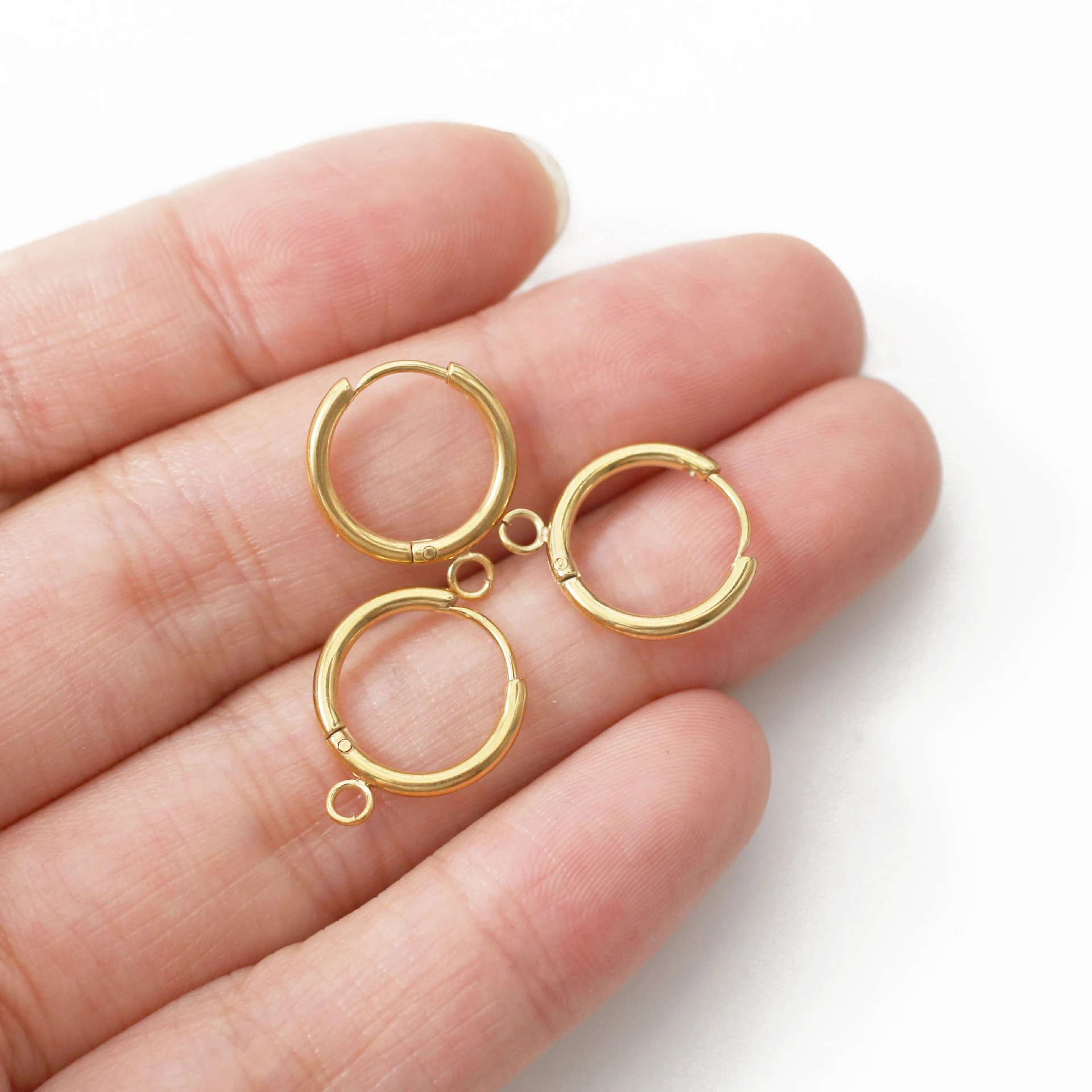 5Pcs/Lot Round Endless Hoop Earrings 1.6mm Small Stainles Steel Round Circle Ear Rings DIY Jewelry Making Accessories for Mujer
5Pcs/Lot Round Endless Hoop Earrings 1.6mm Small Stainles Steel Round Circle Ear Rings DIY Jewelry Making Accessories for Mujer