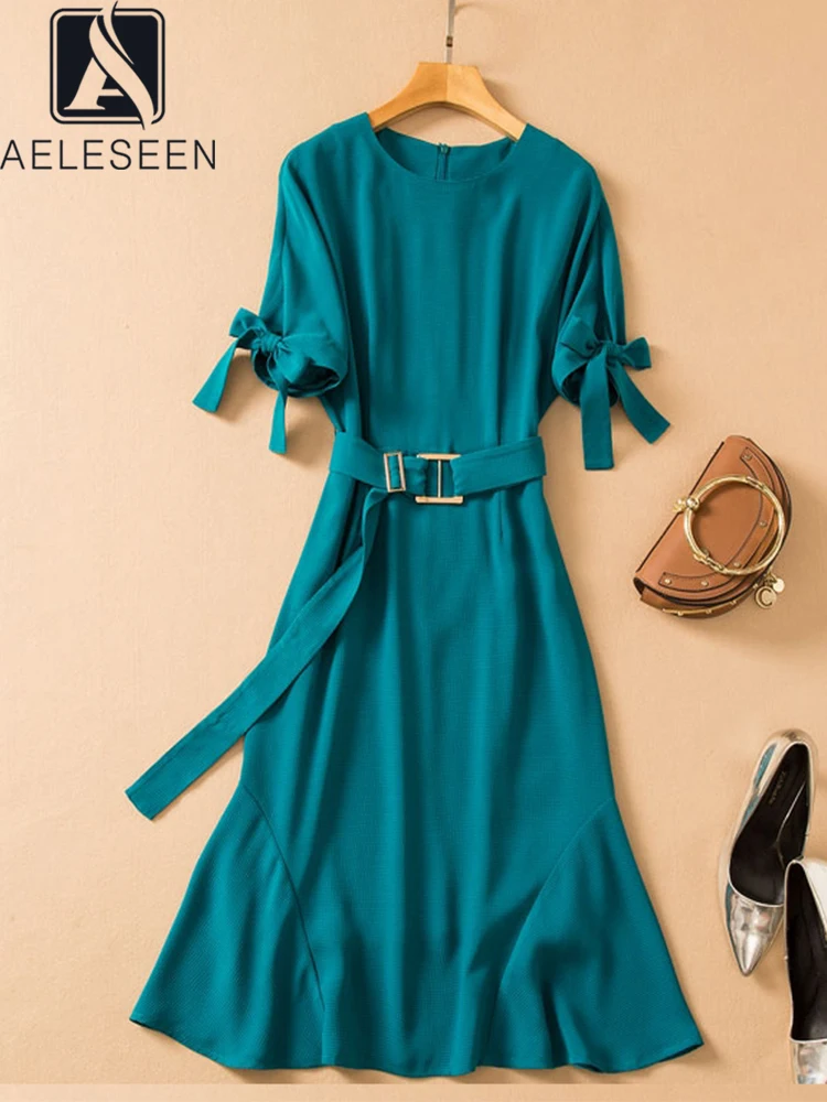 AELESEEN 2022 Summer Fashion Runway Midi Dress Women Solid Green Short Sleeve Bow Elegant Belt Office Lady Long Trumpet
AELESEEN 2022 Summer Fashion Runway Midi Dress Women Solid Green Short Sleeve Bow Elegant Belt Office Lady Long Trumpet