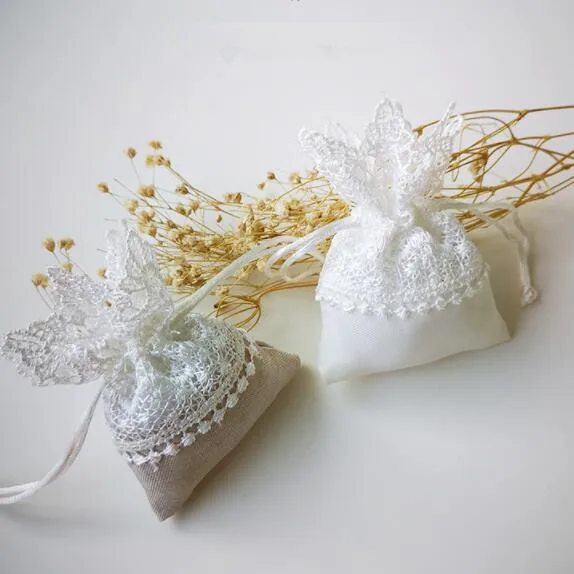 50pcs Christmas Packaging Lace Jewelry Gift Bag Candy Drawstring Bag for Home Holiday Party DIY Decoration Wedding Bags
50pcs Christmas Packaging Lace Jewelry Gift Bag Candy Drawstring Bag for Home Holiday Party DIY Decoration Wedding Bags