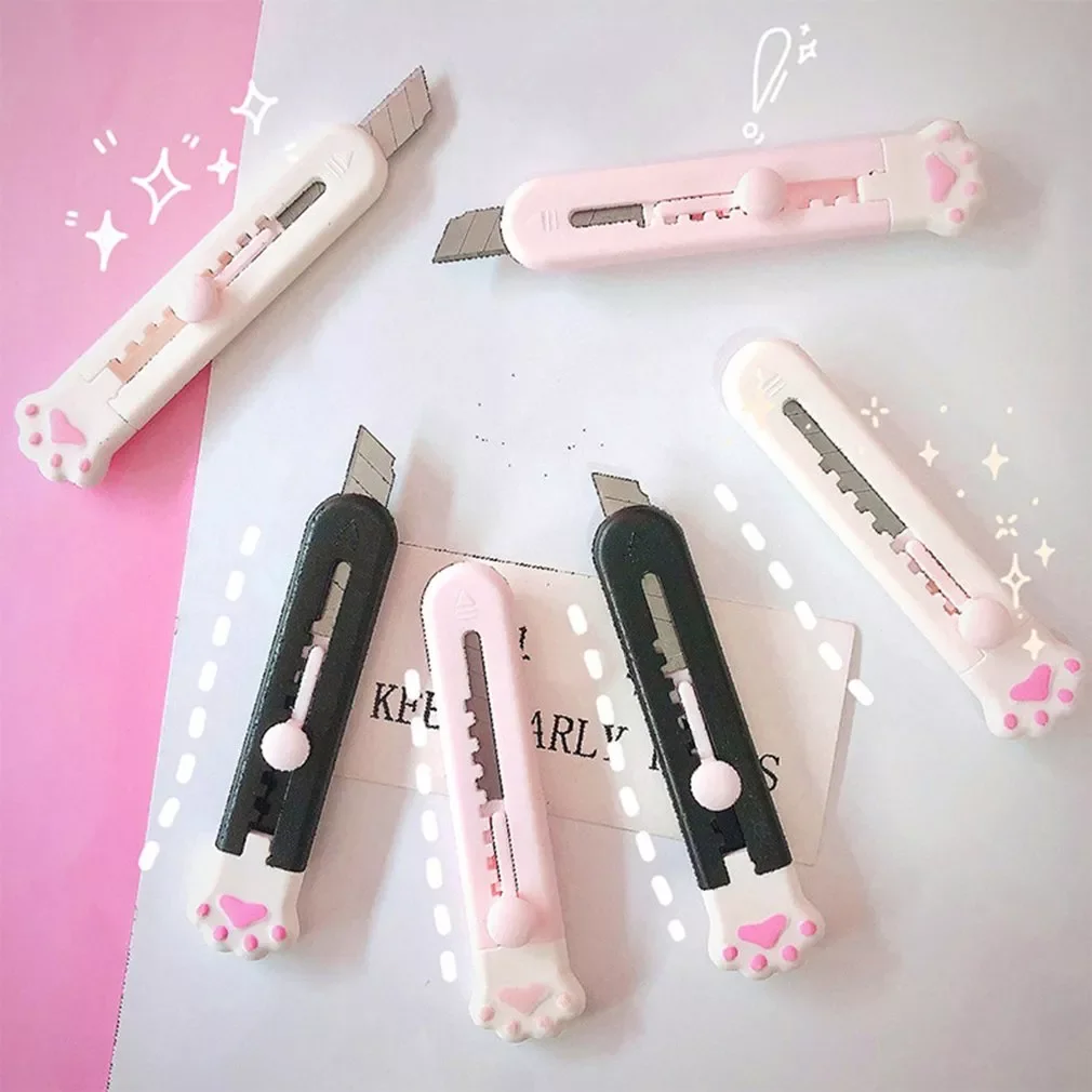 Kawaii Mini Pocket Cat Paw Art Utility Knife Express Box Knife Paper Cutter Craft Wrapping Refillable Blade Stationery
Kawaii Mini Pocket Cat Paw Art Utility Knife Express Box Knife Paper Cutter Craft Wrapping Refillable Blade Stationery