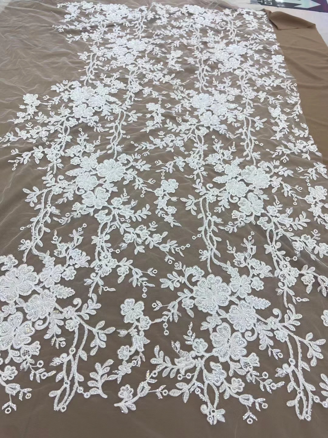 Latest Popular Africa Embrordered Tulle Net Lace With Beads French High Quality Mesh Fabric Party Evening Dress
Latest Popular Africa Embrordered Tulle Net Lace With Beads French High Quality Mesh Fabric Party Evening Dress