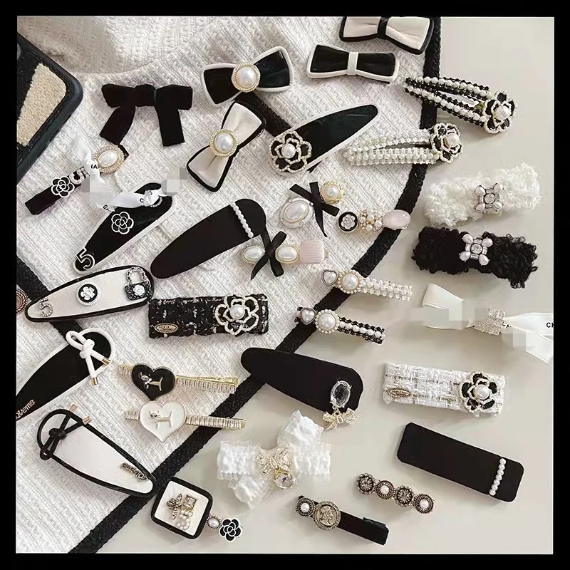 Light Luxury Black White Flower Pearl Broken Hair Bangs Hairpin Girly Temperament Sweet Cute BB Clip Hair Accessories Headdress
Light Luxury Black White Flower Pearl Broken Hair Bangs Hairpin Girly Temperament Sweet Cute BB Clip Hair Accessories Headdress