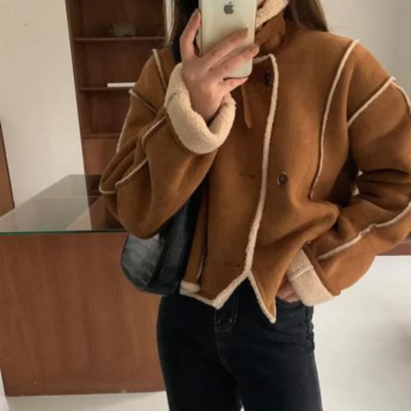 2022 Suede Thick Coat for Women Autumn Warm Soft Loose Fur Jacket Female Outerwear Button Plush Ladies Casual Winter Overcoat
2022 Suede Thick Coat for Women Autumn Warm Soft Loose Fur Jacket Female Outerwear Button Plush Ladies Casual Winter Overcoat