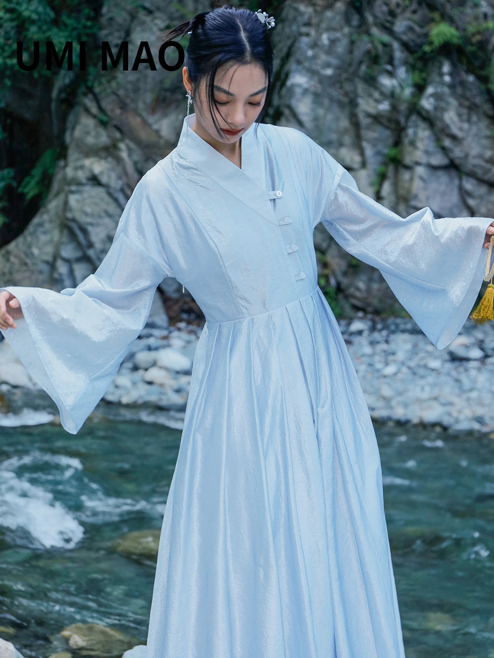 UMI MAO New Chinese Style Cross-collar Dress Female Retro Country Style Sweet Cool Fairy Trumpet Sleeve Mid-length Skirt Autumn
UMI MAO New Chinese Style Cross-collar Dress Female Retro Country Style Sweet Cool Fairy Trumpet Sleeve Mid-length Skirt Autumn