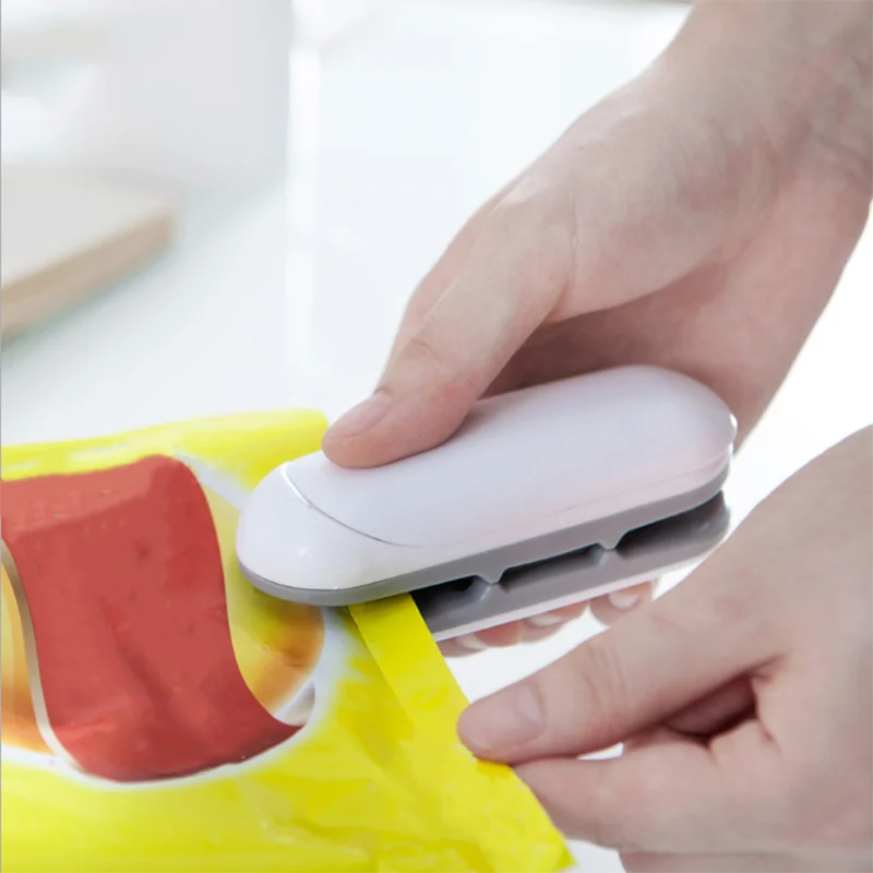 NEW Portable Mini Sealing Household Machine Heat Sealer Capper Food Saver For Plastic Bags Package Mini Gadgets
NEW Portable Mini Sealing Household Machine Heat Sealer Capper Food Saver For Plastic Bags Package Mini Gadgets