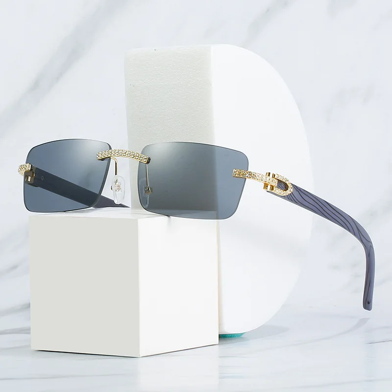 2022 new diamond-studded sunglasses personality small square glasses fashion wood grain sunglasses women's luxury sunglasses
2022 new diamond-studded sunglasses personality small square glasses fashion wood grain sunglasses women's luxury sunglasses