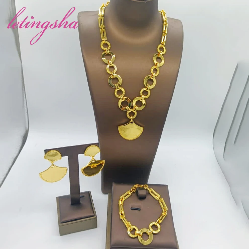 Golden Silver Necklace Jewelry Set Fashion Earrings Women Classic 18K Gold Color Set Trendy Necklace Romantic Wedding Party
Golden Silver Necklace Jewelry Set Fashion Earrings Women Classic 18K Gold Color Set Trendy Necklace Romantic Wedding Party