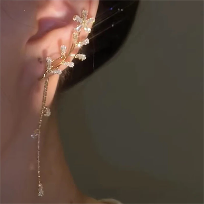 Korean Style Sparkling Zircon Flower Ear Clips Without Piercing For Women Flower Ear Cuff Clip Tassel Drop Earring Party Jewelry
Korean Style Sparkling Zircon Flower Ear Clips Without Piercing For Women Flower Ear Cuff Clip Tassel Drop Earring Party Jewelry