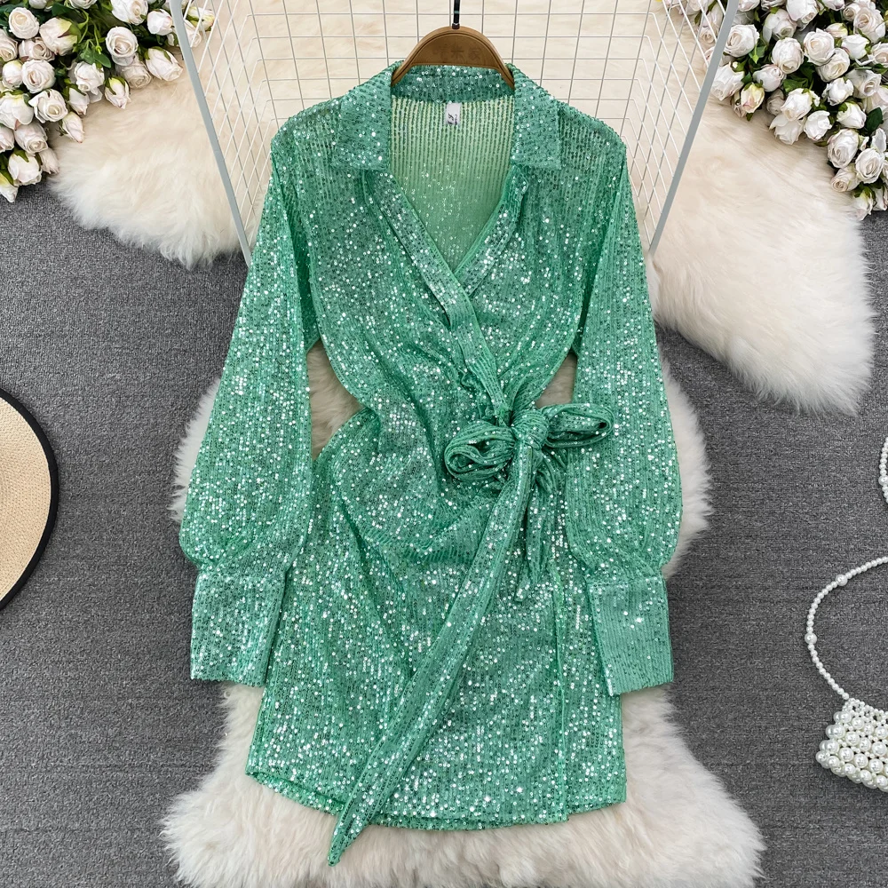 European and American highend retro temperament fashion long sleeved sequin Vneck waistband slimming bow tie Aline dress
European and American highend retro temperament fashion long sleeved sequin Vneck waistband slimming bow tie Aline dress