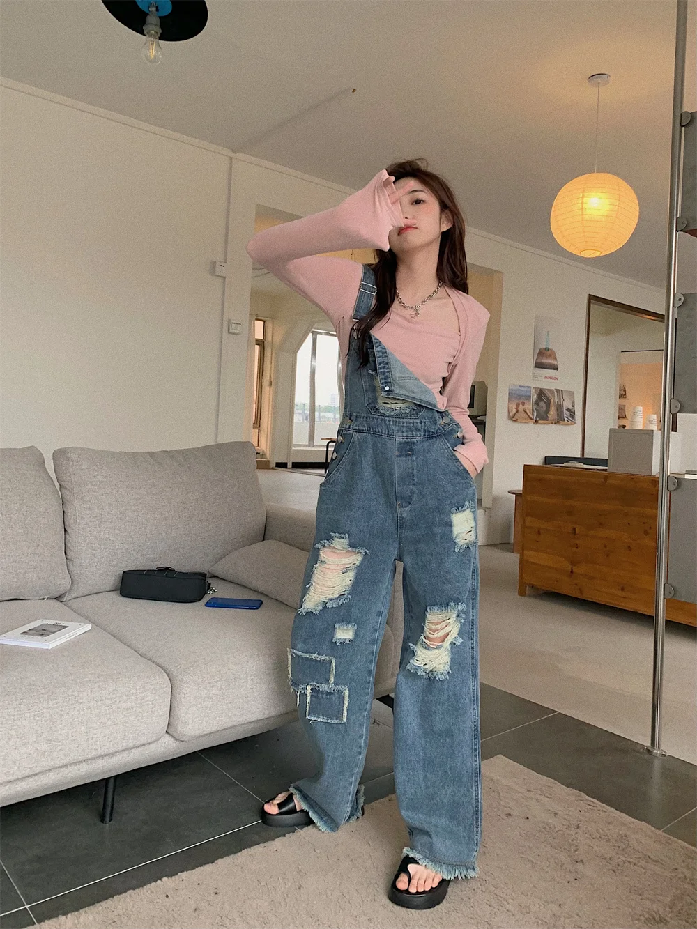 Women's High Waist Slim Fit Ripped Jumpsuits Denim Overalls Retro Patches Suspender Denim Trousers Jeans Romper
Women's High Waist Slim Fit Ripped Jumpsuits Denim Overalls Retro Patches Suspender Denim Trousers Jeans Romper