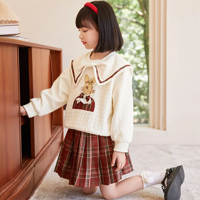 Girls' Autumn Suit 2022 New Foreign Style Bunny Sweater Pleated Skirt Two-piece Girls Preppy Suit
Girls' Autumn Suit 2022 New Foreign Style Bunny Sweater Pleated Skirt Two-piece Girls Preppy Suit