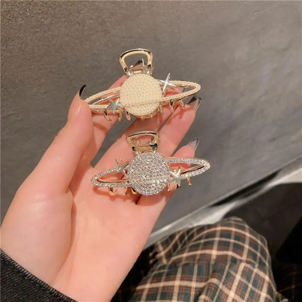 Large Hairwear Ponytail Clip Hair Accessories Planet Pearl Claw Clip Korean Style Barrette Hair Crab Women Hair Clip
Large Hairwear Ponytail Clip Hair Accessories Planet Pearl Claw Clip Korean Style Barrette Hair Crab Women Hair Clip