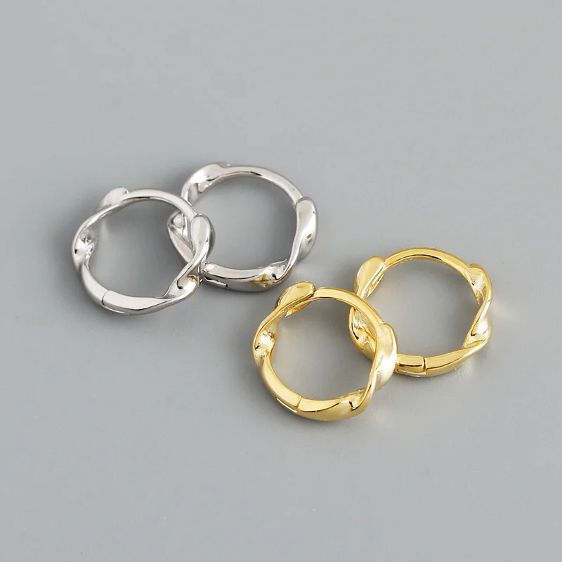 Eh1231 personalized fashion twisted circle S925 silver ear buckle Earrings Gold smooth earrings for women
Eh1231 personalized fashion twisted circle S925 silver ear buckle Earrings Gold smooth earrings for women