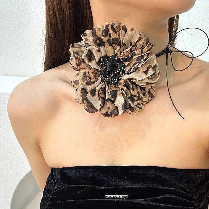 Romantic Women Crystal Big Flower Clavicle Chain Necklace Ladies Korean Fashion Gothic Adjustable Rope Choker Y2K Accessories
Romantic Women Crystal Big Flower Clavicle Chain Necklace Ladies Korean Fashion Gothic Adjustable Rope Choker Y2K Accessories