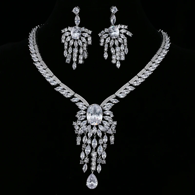 AMC Luxury Symetrical Big Water Drop Necklace And Earring Set Zircon Bridal Wedding Party Jewelry Accessories Gifts For Women
AMC Luxury Symetrical Big Water Drop Necklace And Earring Set Zircon Bridal Wedding Party Jewelry Accessories Gifts For Women