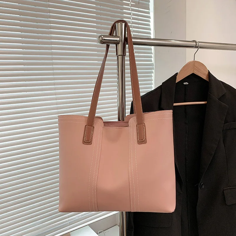 2022 PU Leather Leisure Women Fashionable Handbags Popular Large Capacity Casual Top Handle Summer Beach Shopping Shoulder Bag
2022 PU Leather Leisure Women Fashionable Handbags Popular Large Capacity Casual Top Handle Summer Beach Shopping Shoulder Bag