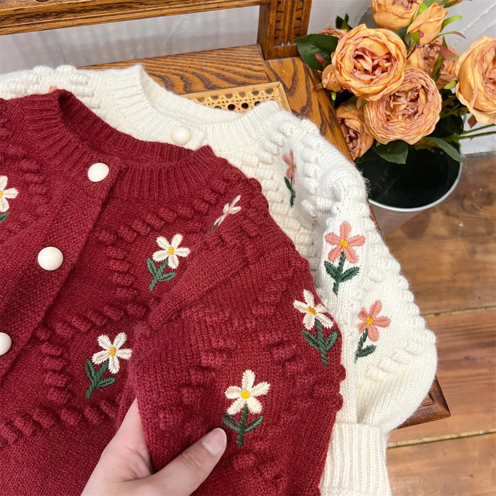 Children's Sweater Coat Autumn Winter Girls Embroidered Jacquard Knitted Cardigan Thickened Warm Round Neck Baby Coat Gift
Children's Sweater Coat Autumn Winter Girls Embroidered Jacquard Knitted Cardigan Thickened Warm Round Neck Baby Coat Gift
