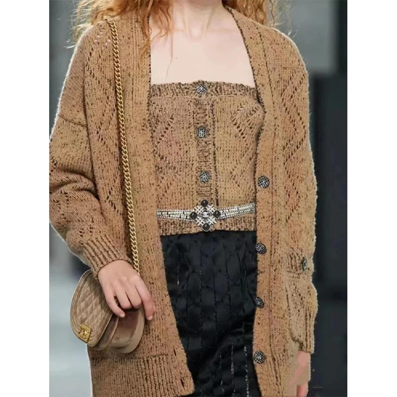 Vintage Luxury Brand Runway New Oversize V-Neck Single-Breasted Cardigan Sweater Brown Jacquard Weave High Quality Coat
Vintage Luxury Brand Runway New Oversize V-Neck Single-Breasted Cardigan Sweater Brown Jacquard Weave High Quality Coat