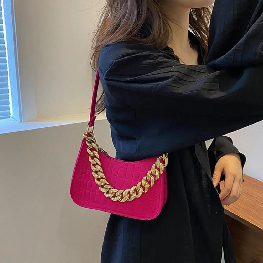 Women Handbag Simple Portable Large Capacity Women Shoulder Bag with Chain Decoration for Girl Women Bag Shoulder Bag
Women Handbag Simple Portable Large Capacity Women Shoulder Bag with Chain Decoration for Girl Women Bag Shoulder Bag