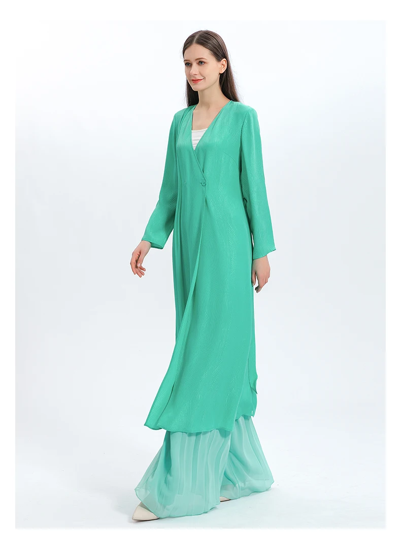 Женское шелковое пальто на одной пуговице, с поясом и V-образным вырезом
Женское шелковое пальто на одной пуговице, с поясом и V-образным вырезом