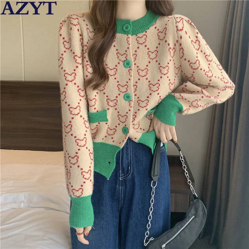 Женский короткий кардиган с длинным рукавом AZYT, трикотажный жакет с круглым вырезом и мультяшным принтом, весна-осень 2022
Женский короткий кардиган с длинным рукавом AZYT, трикотажный жакет с круглым вырезом и мультяшным принтом, весна-осень 2022