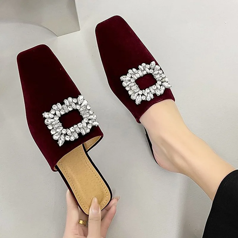 Мюли женские с квадратным носком, элегантные летние туфли на плоской подошве, искусственная кожа, кристаллы, однотонные, модная новинка
Мюли женские с квадратным носком, элегантные летние туфли на плоской подошве, искусственная кожа, кристаллы, однотонные, модная новинка