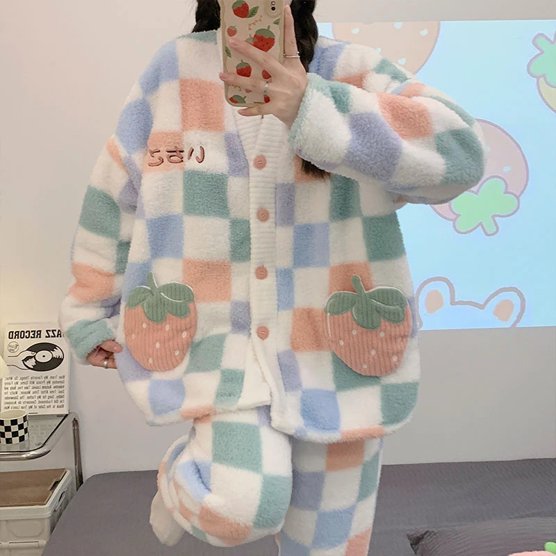 Winter Women Pajamas Thick Coral Fleece Homewear Warm Flannel Cardigan Sleepwear Female Color Plaid Lady Cute Strawberry Pyjamas
Winter Women Pajamas Thick Coral Fleece Homewear Warm Flannel Cardigan Sleepwear Female Color Plaid Lady Cute Strawberry Pyjamas