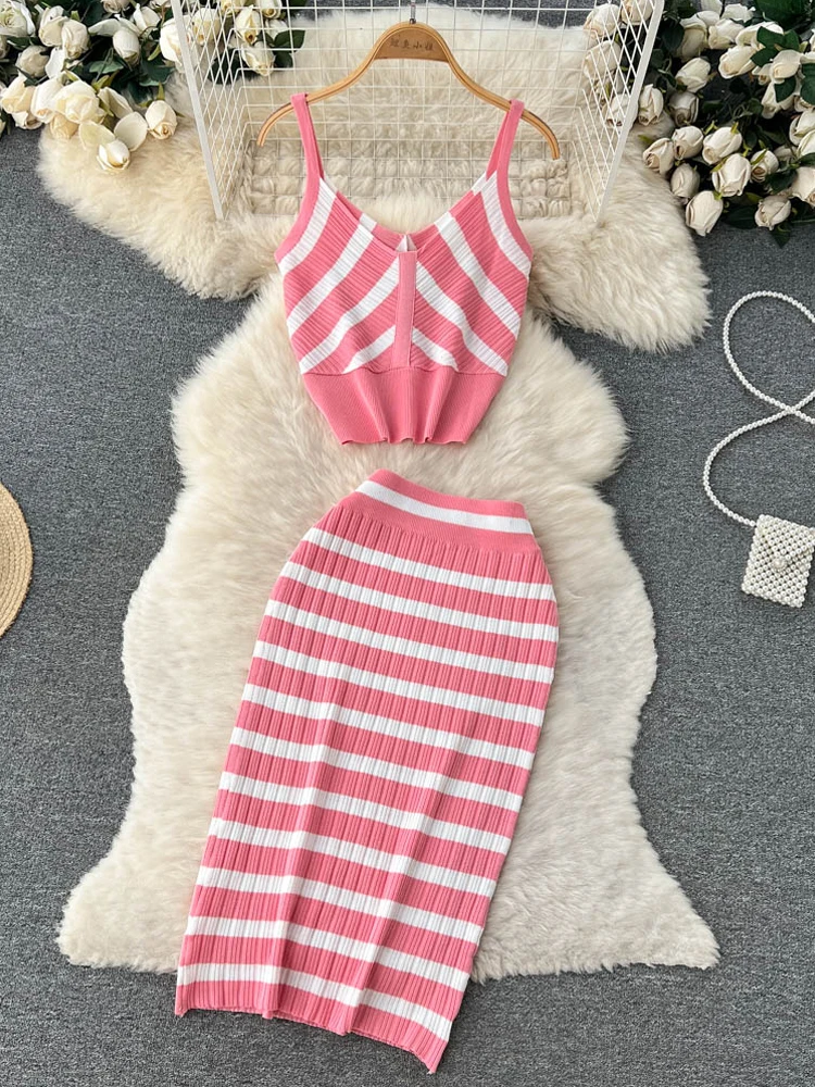 YuooMuoo Women Dress Set 2022 New Summer Fashion Stripes Knitted Camis Tops + Slim High Waist Skirts Y2K Two Piece Suits
YuooMuoo Women Dress Set 2022 New Summer Fashion Stripes Knitted Camis Tops + Slim High Waist Skirts Y2K Two Piece Suits