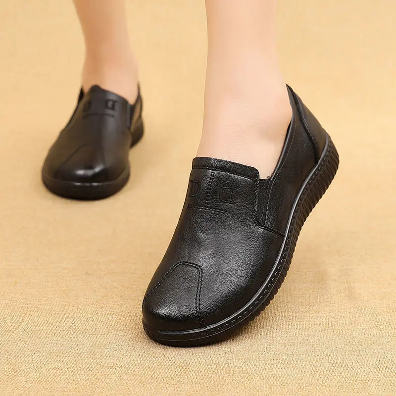 Solid Black Leather Moccasins Womens Spring Soft Loafers Casual Round Toe Outdoor Shoes Woman Simple Flats
Solid Black Leather Moccasins Womens Spring Soft Loafers Casual Round Toe Outdoor Shoes Woman Simple Flats
