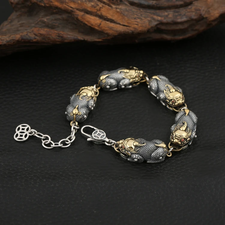 New Silver Lucky Gathering Men Bracelet Chinese Style Retro Personalized Jewelry Accessory
New Silver Lucky Gathering Men Bracelet Chinese Style Retro Personalized Jewelry Accessory