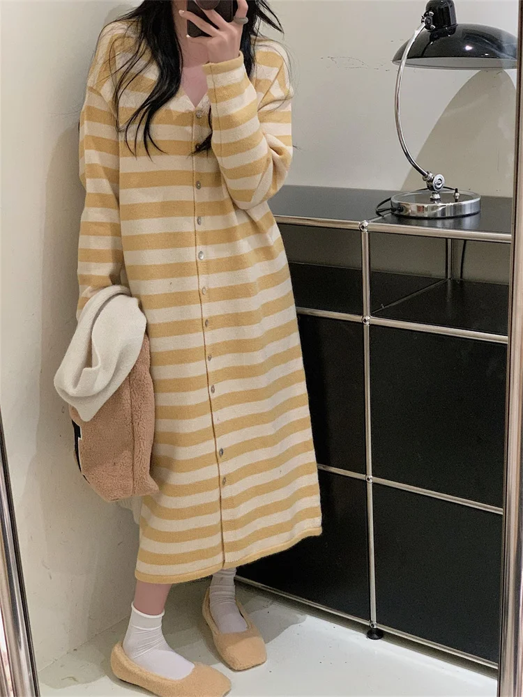 Hsa Maxi Dresses For Women 2022 Loose Warm Knitwear Casual Long Sweater Autumn Winter Solid V-Neck Button Striped Knitted Dress
Hsa Maxi Dresses For Women 2022 Loose Warm Knitwear Casual Long Sweater Autumn Winter Solid V-Neck Button Striped Knitted Dress