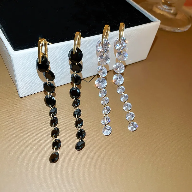 Эффектные модные длинные серьги 8 см из циркония для женщин, свадебные и вечерние ювелирные изделия для невесты, черные, белые висячие серьг...
Эффектные модные длинные серьги 8 см из циркония для женщин, свадебные и вечерние ювелирные изделия для невесты, черные, белые висячие серьг...