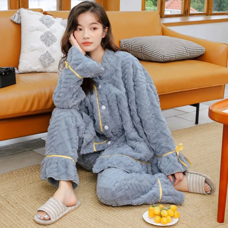 Autumn Winter New Pajamas Ladies Warm Suits Soft Comfortable Plush Thickened Home Clothes Flannel Sleepwear Pijamas Women Set
Autumn Winter New Pajamas Ladies Warm Suits Soft Comfortable Plush Thickened Home Clothes Flannel Sleepwear Pijamas Women Set