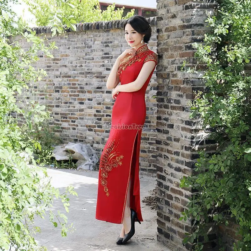 2023 the new chinese traditional long red slit elegant cheongsam dress short sleeve stand collar retro party qipao dress s25
2023 the new chinese traditional long red slit elegant cheongsam dress short sleeve stand collar retro party qipao dress s25