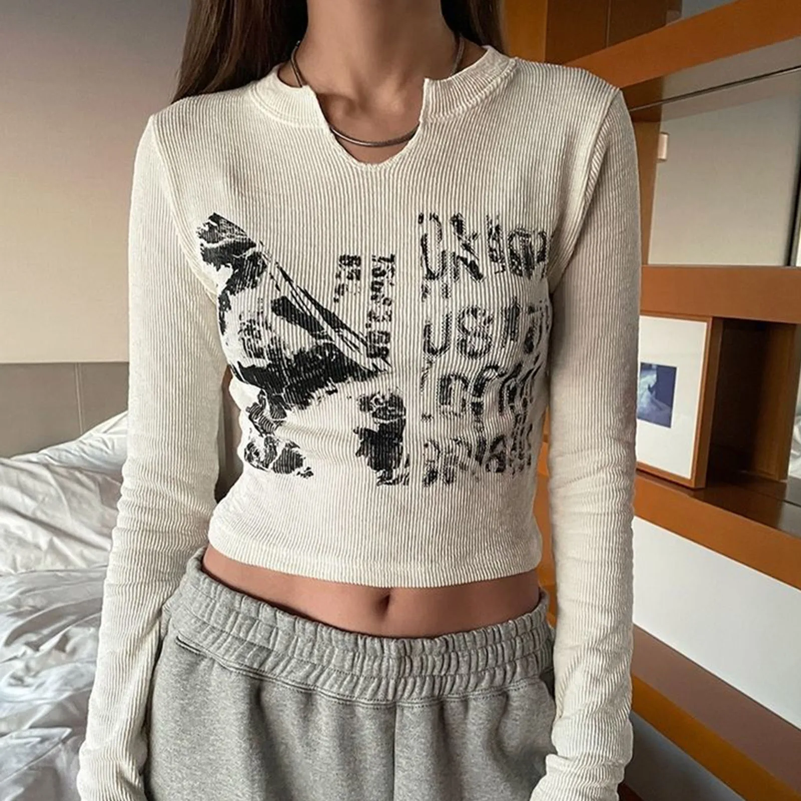 Y2K Women Fashion Letter Printing T-Shirt Hanging Long Sleeve Hollow Round Neck Crop Top Women Casual Hip Hop Streetwear
Y2K Women Fashion Letter Printing T-Shirt Hanging Long Sleeve Hollow Round Neck Crop Top Women Casual Hip Hop Streetwear
