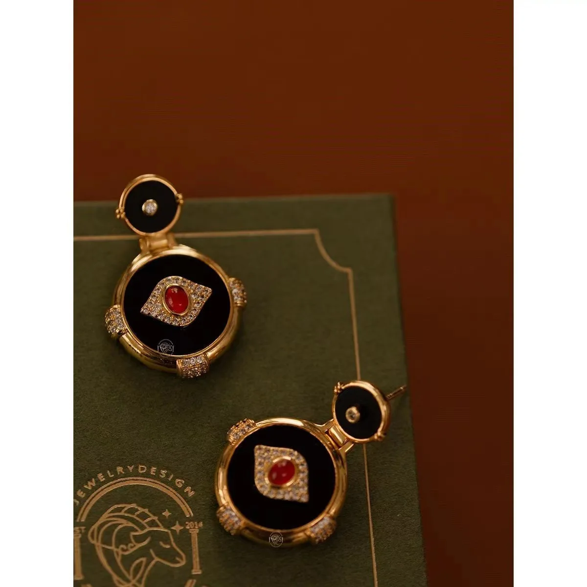 modern women's earrings 2022 European and American luxury Women's jewelry gemstones gold-plated earrings for women new in
modern women's earrings 2022 European and American luxury Women's jewelry gemstones gold-plated earrings for women new in
