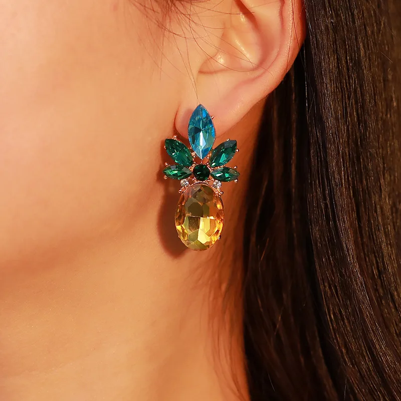 New creative trend cross-border jewelry European and American rhinestones Crystal pineapple earrings Personalized fruit earrings
New creative trend cross-border jewelry European and American rhinestones Crystal pineapple earrings Personalized fruit earrings