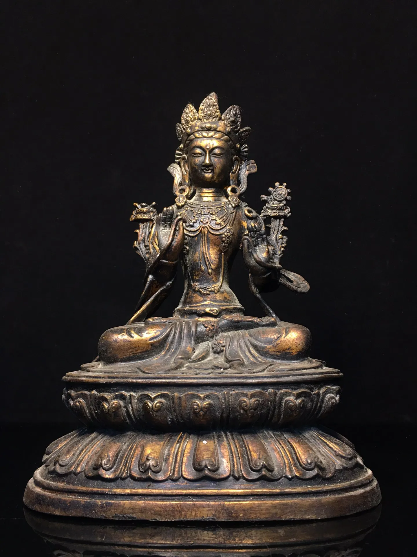 13"Tibet Temple Collection Old Bronze Cinnabar Mud gold Bodhisattva Akashagarbha Double Lotus Platform Buddha Worship Hall
13"Tibet Temple Collection Old Bronze Cinnabar Mud gold Bodhisattva Akashagarbha Double Lotus Platform Buddha Worship Hall
